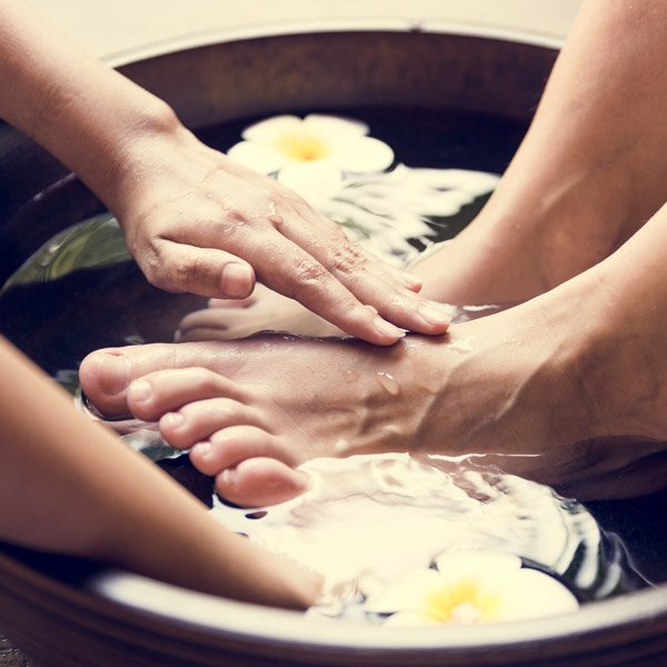 closeup-of-a-foot-spa-PQ94VRD_gallery_5